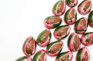 VELIKONOČNÍ VAJÍČKA S “DUBAJSKOU” NÁPLNÍ JSOU TADY! 🥚🌸🐇🌼 Pistáciová pasta 🥜 s křupavým kadayifem podle naší receptury ✨🌟...