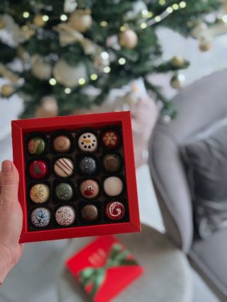 🎄✨ Vánoce jsou o pohodě… a o pralinkách, co ti vystřelí chuťové buňky do nebe. Každá jiná, každá ručně dělaná, každá tak...